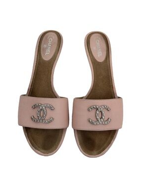 Chanel Pink CC Logo Kitten Heel Open Toe Sandals Lambskin Mules EU 37.5 Shoes